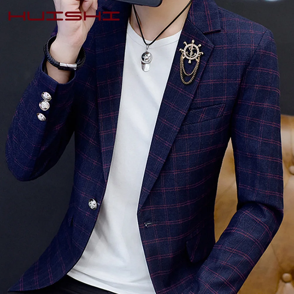 Broche rétro en forme d'injecteur pour homme