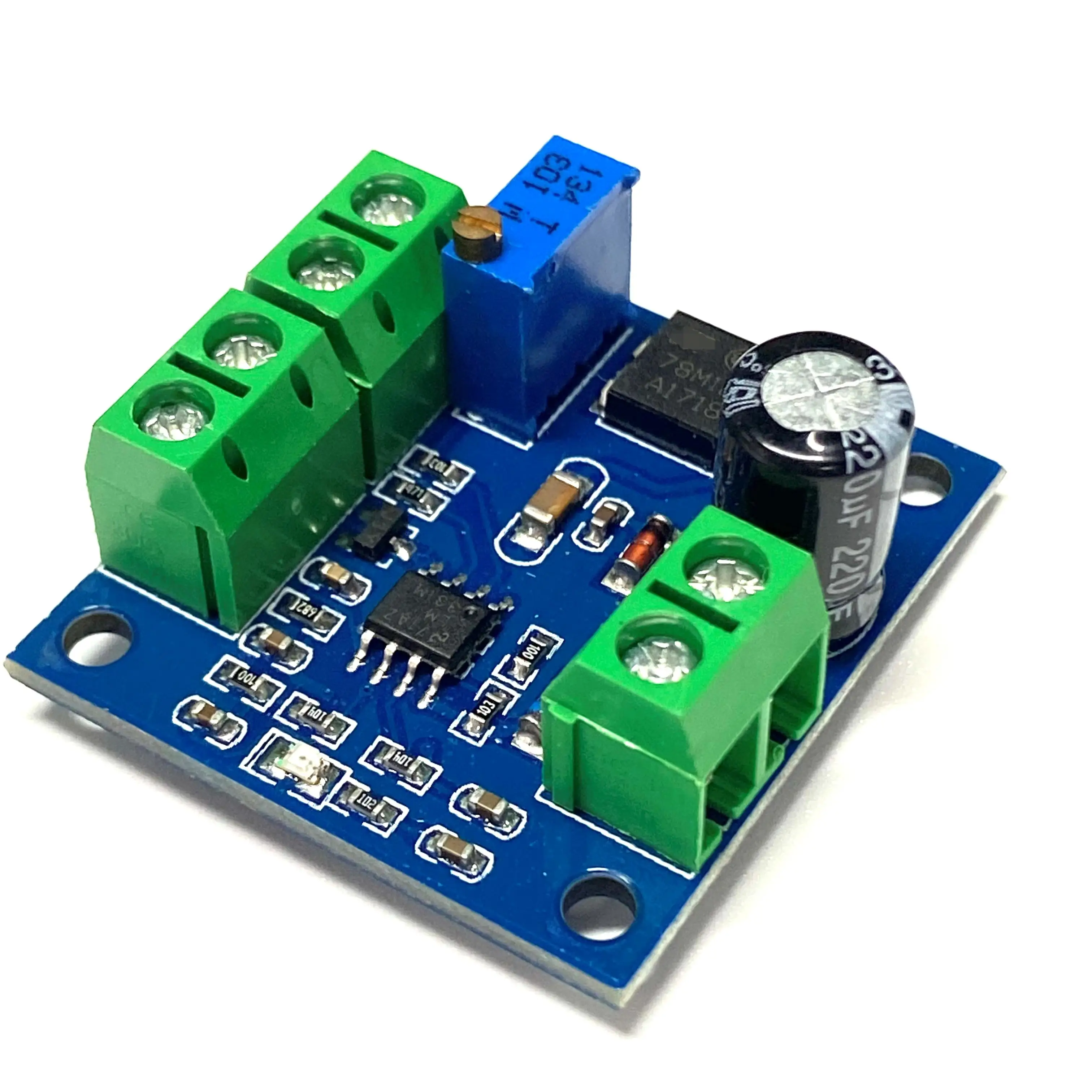 Convertisseur USB DC 9-40V à 5V 5A - Module 4 Ports Avec Protection A5268 - Pour Alimenter Appareils USB Dans Voiture, Camping-car, Etc.